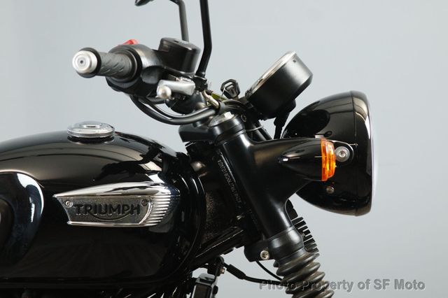 2018 Triumph Bonneville T100 BLACK Only 860 Miles! - 22950799 - 7