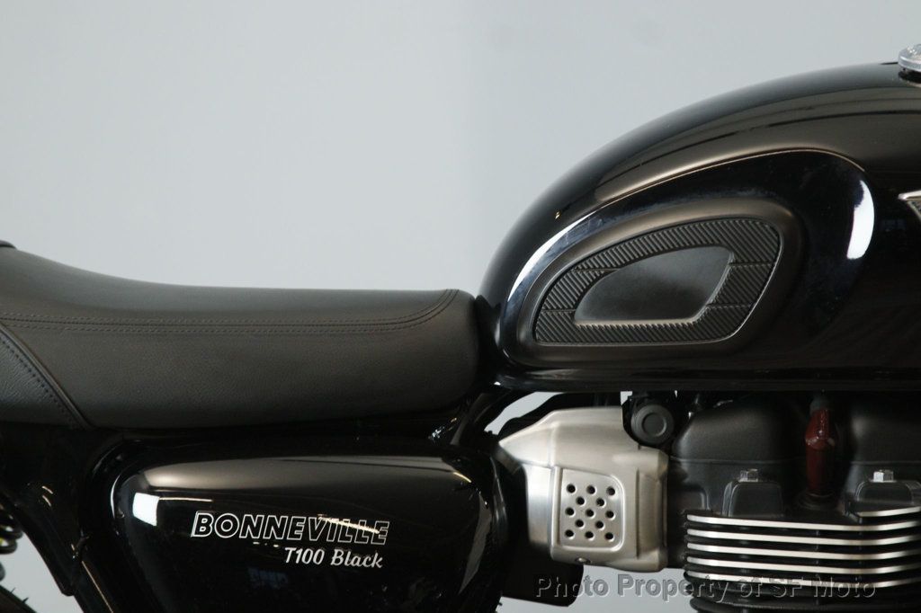 2018 Triumph Bonneville T100 BLACK Only 860 Miles! - 22950799 - 8
