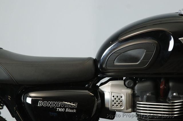 2018 Triumph Bonneville T100 BLACK Only 860 Miles! - 22950799 - 8