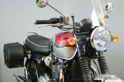 2018 Triumph Bonneville T120 Two Tone