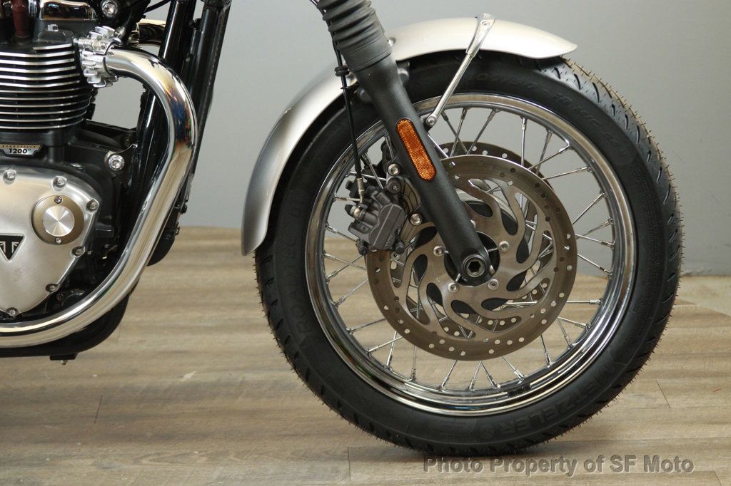 2018 Triumph Bonneville T120 Two Tone One Owner, 3502 Mi - 22927238 - 13