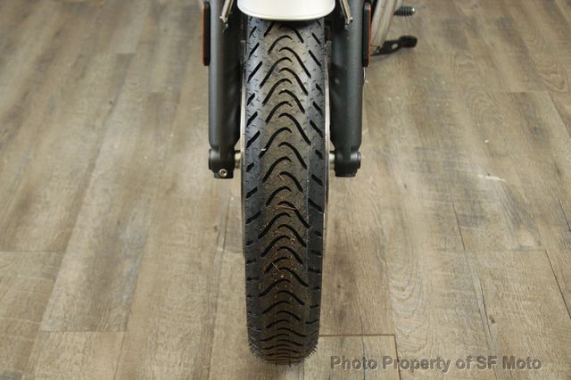 2018 Triumph Bonneville T120 Two Tone One Owner, 3502 Mi - 22927238 - 22