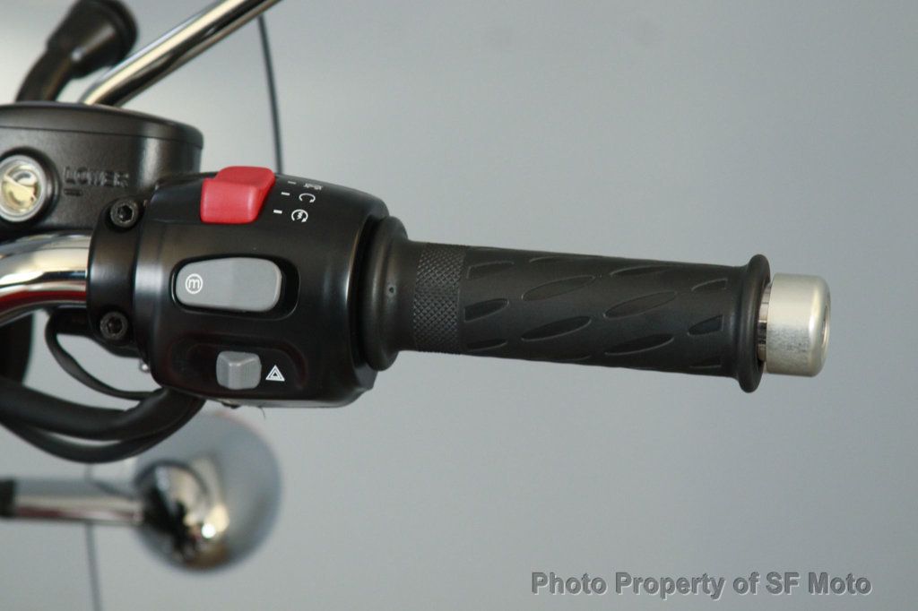 2018 Triumph Bonneville T120 Two Tone One Owner, 3502 Mi - 22927238 - 31