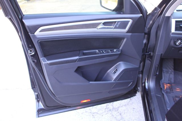 2018 Volkswagen Atlas 3.6L V6 SE 4MOTION - 22959427 - 19