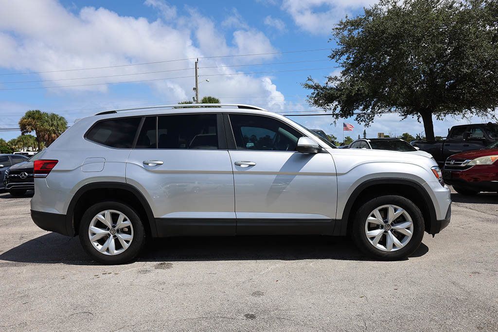 2018 Volkswagen Atlas V6 SE photo 3