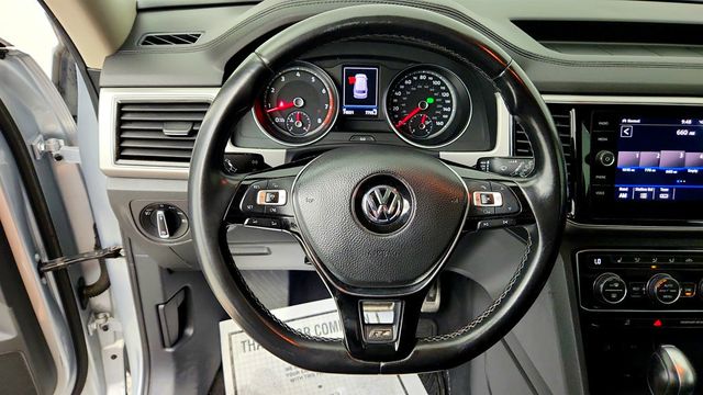 2018 Volkswagen Atlas 3.6L V6 SEL 4MOTION w/ Captain's Chairs & Trailer Hitch - 23040954 - 12