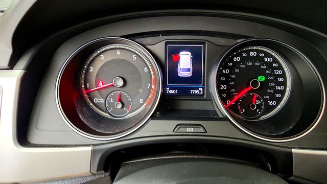 2018 Volkswagen Atlas 3.6L V6 SEL 4MOTION w/ Captain's Chairs & Trailer Hitch - 23040954 - 13
