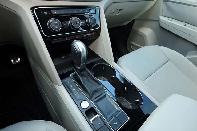 2018 VOLKSWAGEN ATLAS 3.6L V6 SEL FWD - 22967760 - 33