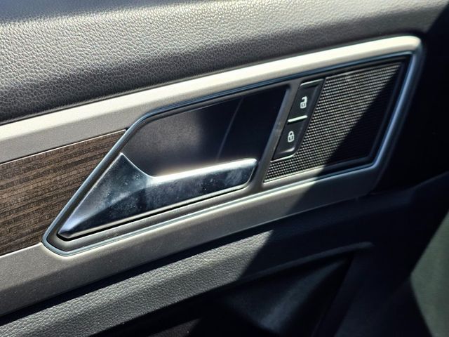 2018 Volkswagen Atlas 3.6L V6 SEL FWD - 22932494 - 25