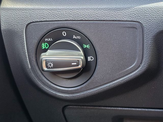 2018 Volkswagen Atlas 3.6L V6 SEL FWD - 22932494 - 40