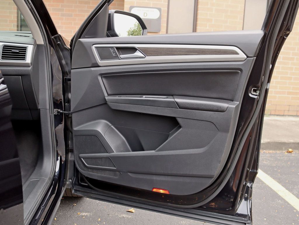 2018 Volkswagen Atlas 3.6L V6 SE w/Technology 4MOTION R-LINE - 22918436 - 24