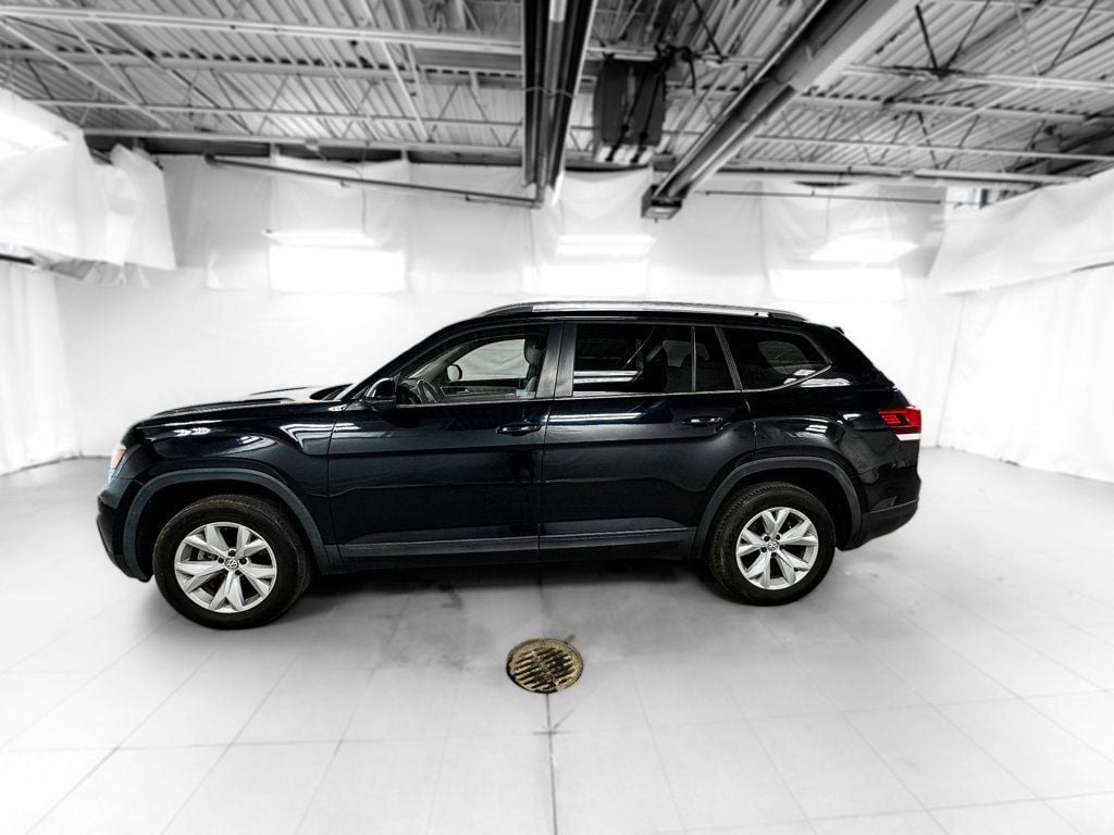 2018 Volkswagen Atlas SE photo 2