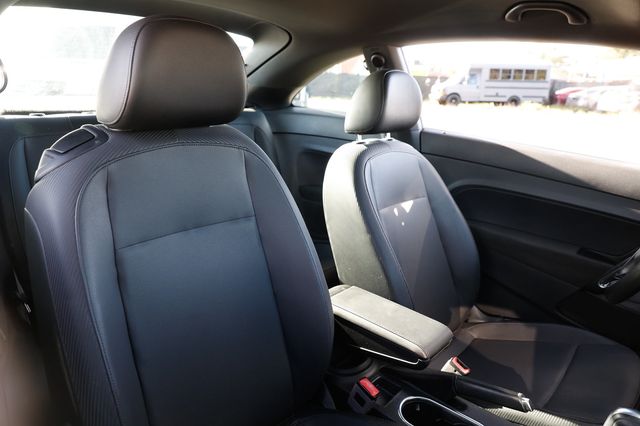 2018 Volkswagen Beetle S Automatic - 22963015 - 18