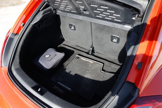 2018 Volkswagen Beetle S Automatic - 22963015 - 26