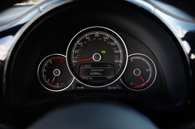 2018 Volkswagen Beetle S Automatic - 22963015 - 31