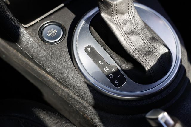 2018 Volkswagen Beetle S Automatic - 22963015 - 39