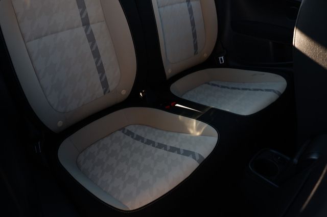 2018 Volkswagen Beetle S Automatic - 22973337 - 14