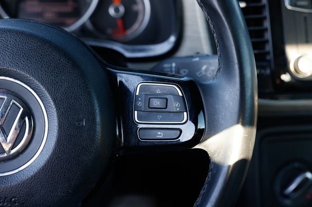 2018 Volkswagen Beetle S Automatic - 22973337 - 30