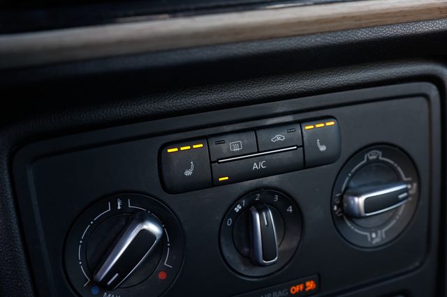 2018 Volkswagen Beetle S Automatic - 22973337 - 35