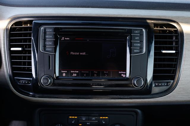 2018 Volkswagen Beetle S Automatic - 22973337 - 36