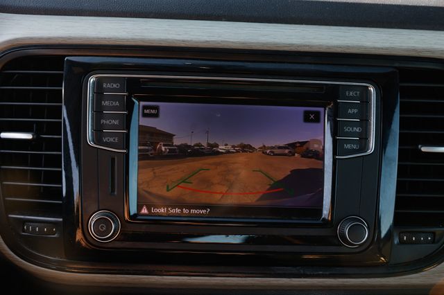 2018 Volkswagen Beetle S Automatic - 22973337 - 37