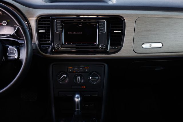 2018 Volkswagen Beetle S Automatic - 22973337 - 38