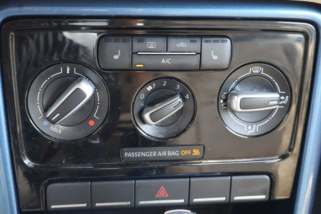 2018 Volkswagen Beetle Convertible CONVERTIBLE, BLUETOOTH, BACKUP CAMERA, SPOILER, LEATHER SEATS!!! - 22888884 - 29