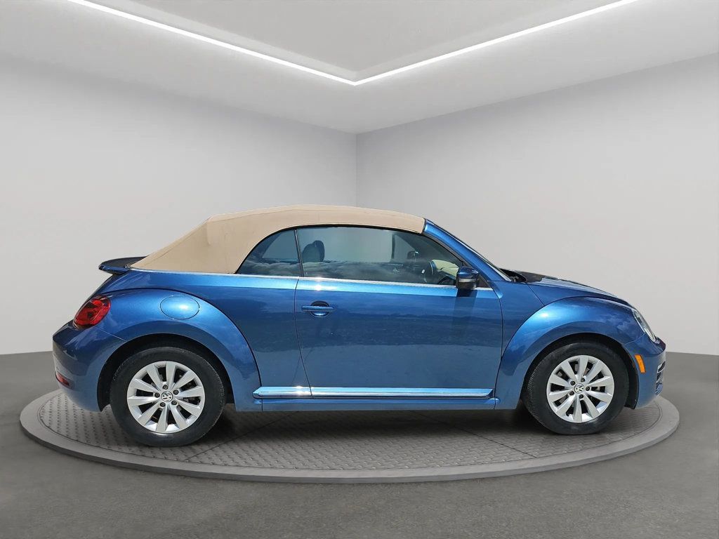 2018 Volkswagen Beetle Convertible photo 7