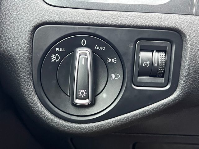 2018 Volkswagen Golf 1.8T 4-Door SE Automatic - 23079363 - 19