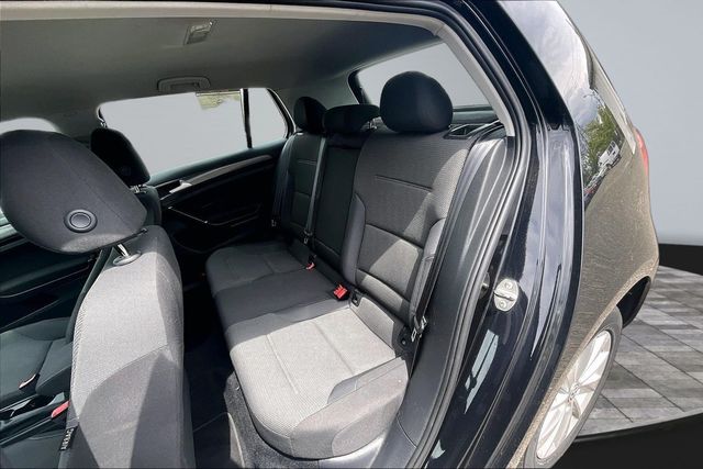 2018 Volkswagen Golf TSI SE 4-Door - 22967723 - 17