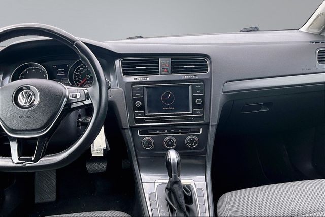 2018 Volkswagen Golf TSI SE 4-Door - 22967723 - 24