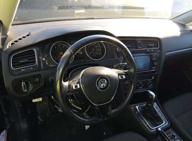 2018 Volkswagen Golf TSI SE Hatchback Sedan 4D - 22967723 - 3