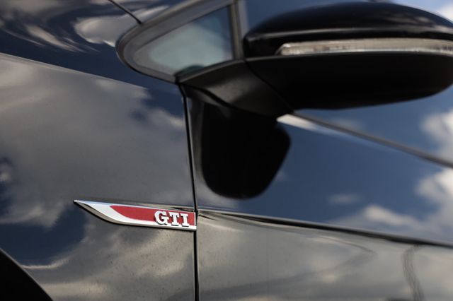 2018 Volkswagen Golf GTI  - 23046053 - 35
