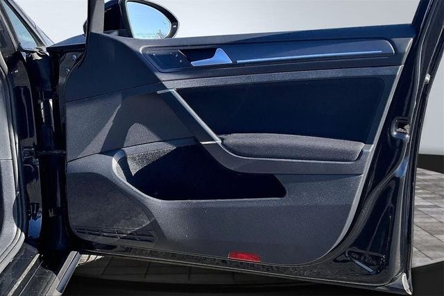 2018 Volkswagen Golf GTI 2.0T S 4-Door - 22976749 - 16