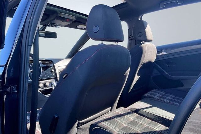 2018 Volkswagen Golf GTI 2.0T S 4-Door - 22976749 - 18