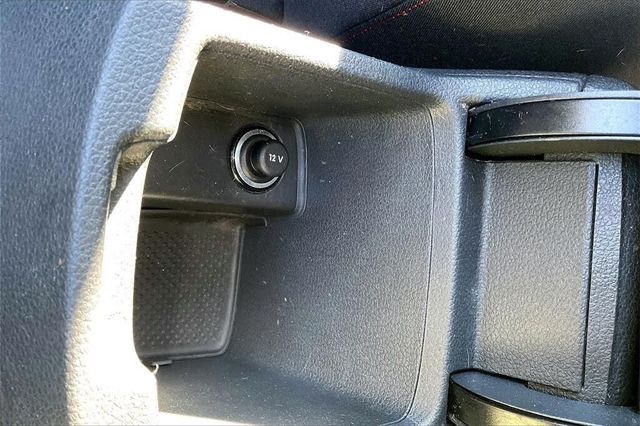 2018 Volkswagen Golf GTI 2.0T S 4-Door - 22976749 - 28