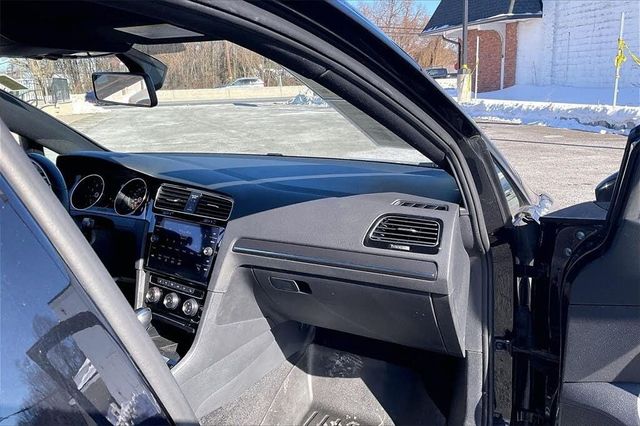 2018 Volkswagen Golf GTI 2.0T S 4-Door - 22976749 - 30