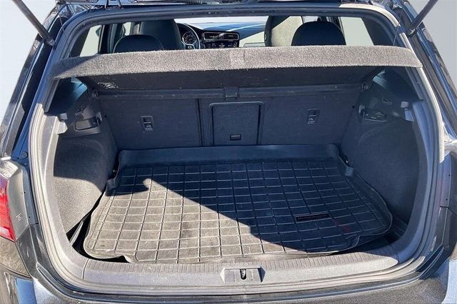 2018 Volkswagen Golf GTI 2.0T S 4-Door - 22976749 - 35