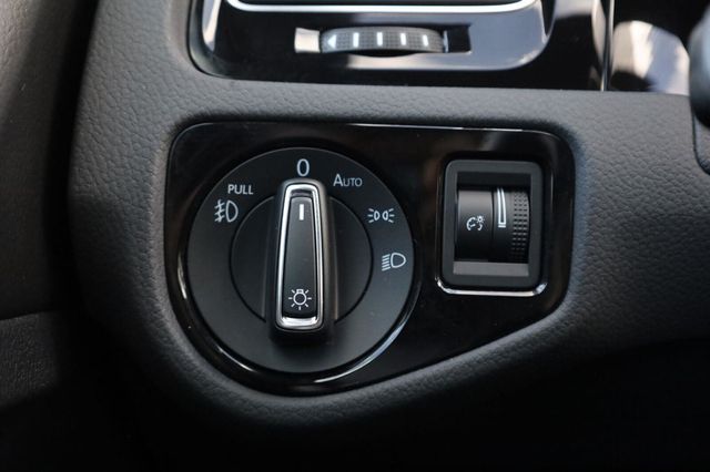 2018 Volkswagen Golf GTI S - 23057713 - 31