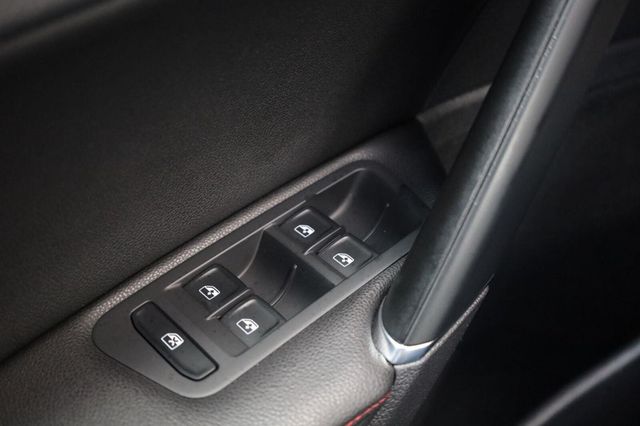 2018 Volkswagen Golf GTI S - 23057713 - 32