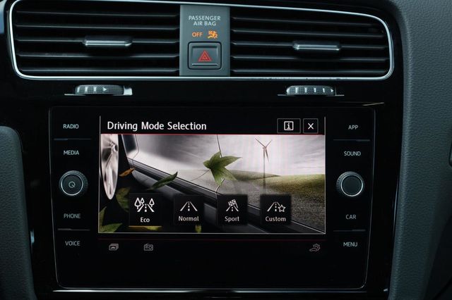 2018 Volkswagen Golf GTI S - 23057713 - 40