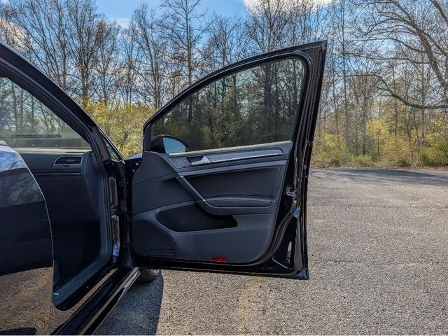 2018 Volkswagen Golf R 2.0T Manual w/DCC/Nav - 23007997 - 12