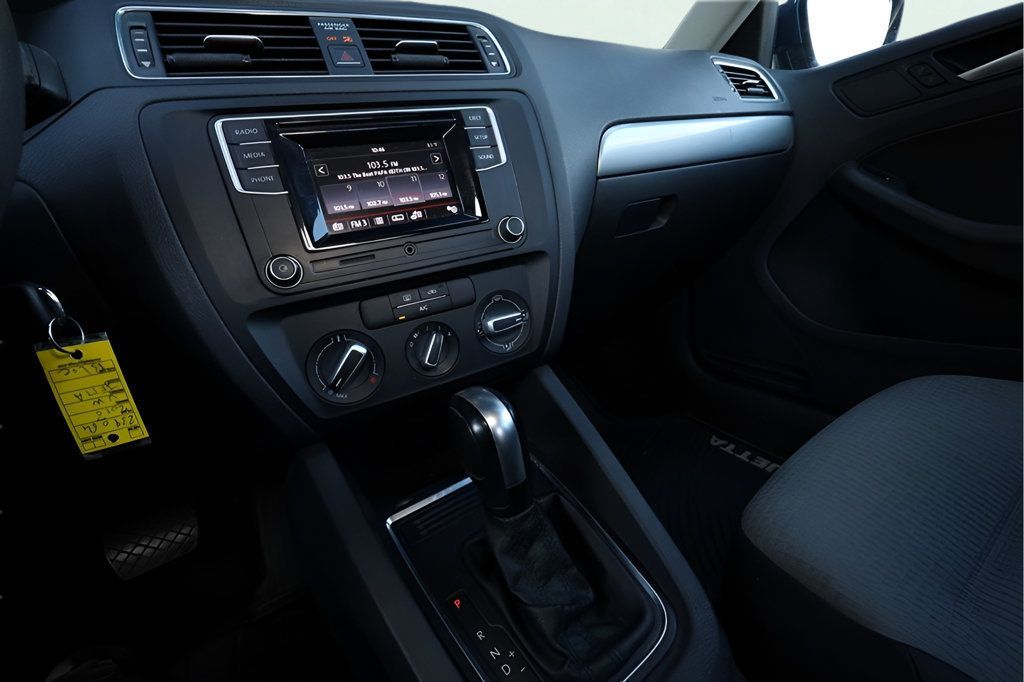 2018 Volkswagen Jetta 1.4T photo 21