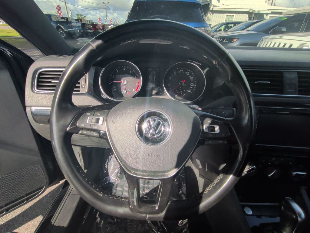 Volkswagen Jetta 1.8T SE Sport Automatic photo 15