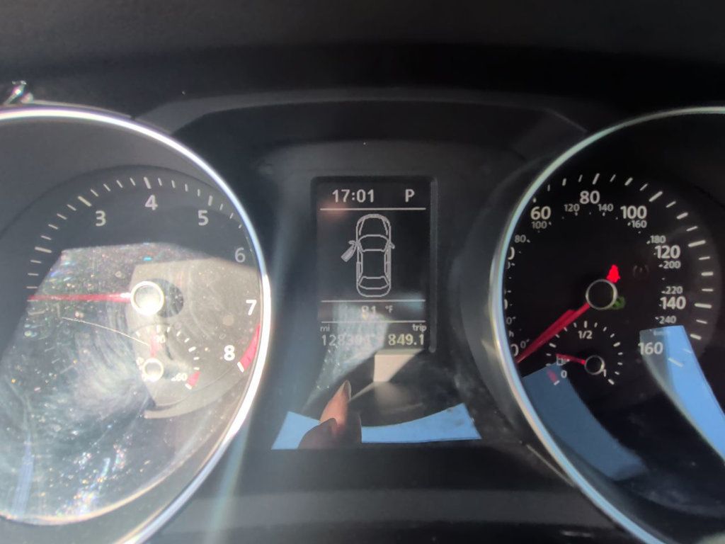Volkswagen Jetta 1.8T SE Sport Automatic photo 16