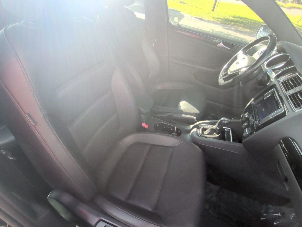 Volkswagen Jetta 1.8T SE Sport Automatic photo 22