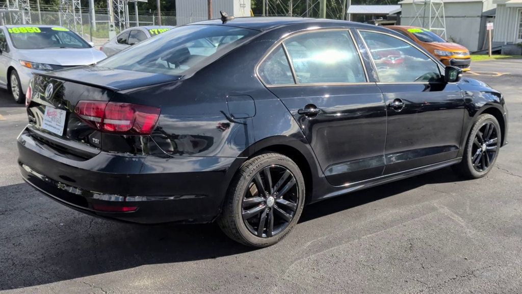 Volkswagen Jetta 1.8T SE Sport Automatic photo 8