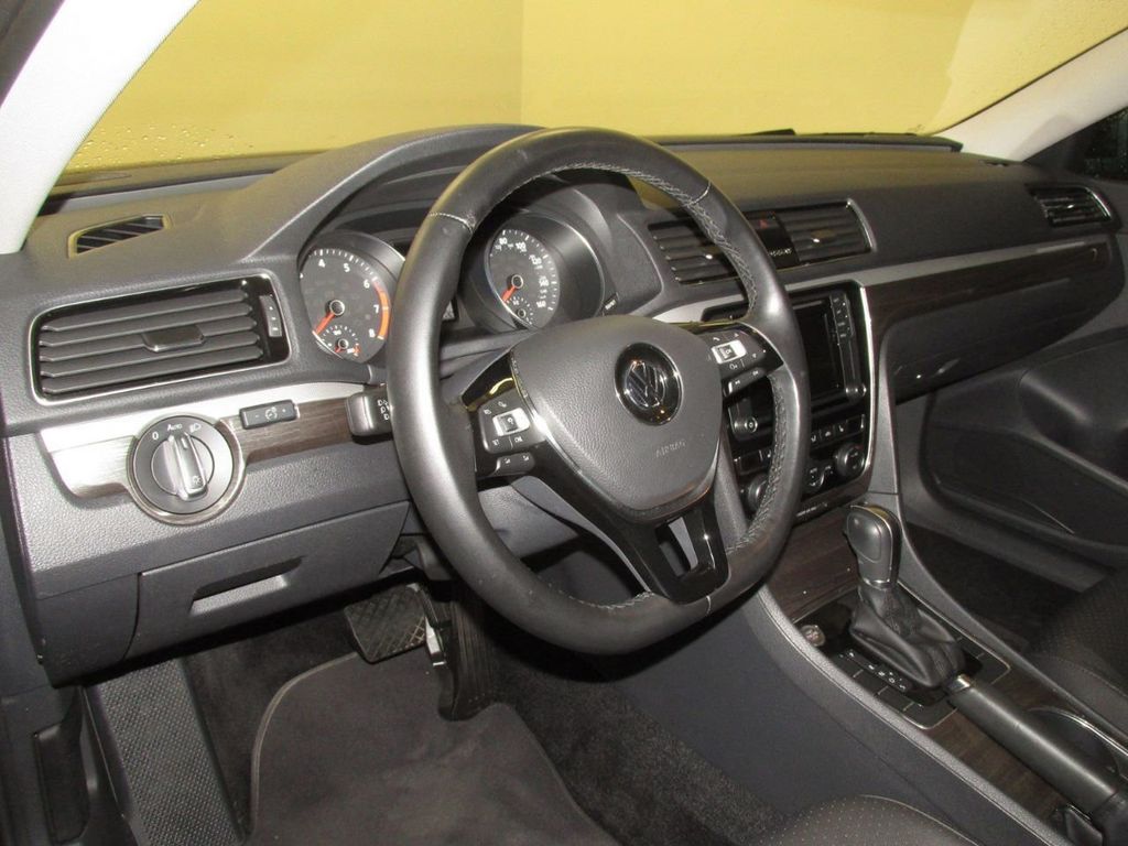 2018 Volkswagen Passat  - 18885024 - 4