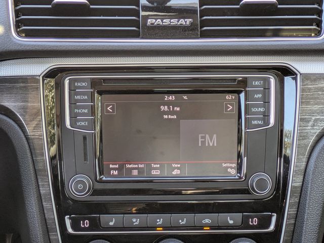 2018 Volkswagen Passat  - 22983495 - 16