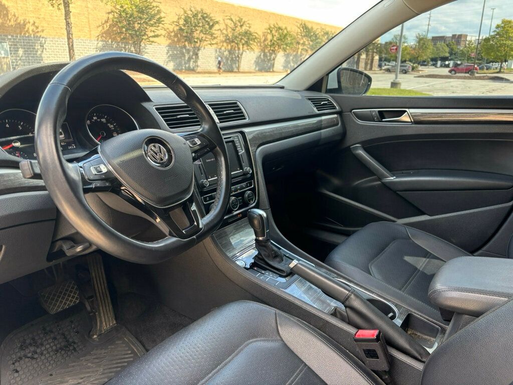 2018 Volkswagen Passat 2.0T SE photo 2